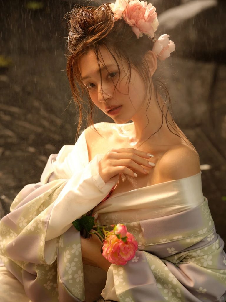 又纯又欲✨氛围感十足的光影日系和服写真 1 hitomi 瞳摄影 来自小红书网页版