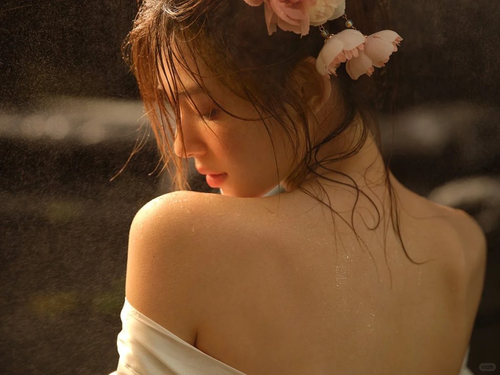 又纯又欲✨氛围感十足的光影日系和服写真 9 hitomi 瞳摄影 来自小红书网页版